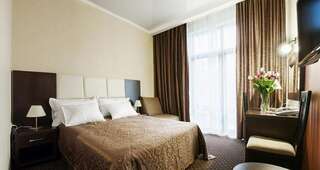 Гостиница Черное Море Геленджик Стандартный двухместный номер с 1 кроватью или 2 отдельными кроватями и балконом-8
